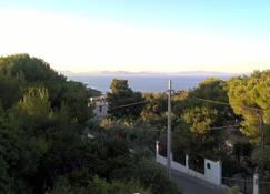 Sun-n-Waves Holidaymakers - Rafina - Outdoor view