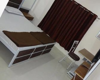 Anand P G hostel males only - Nagpur