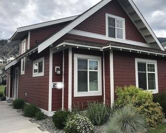 Cottage on Osoyoos Lake - Osoyoos - Bygning