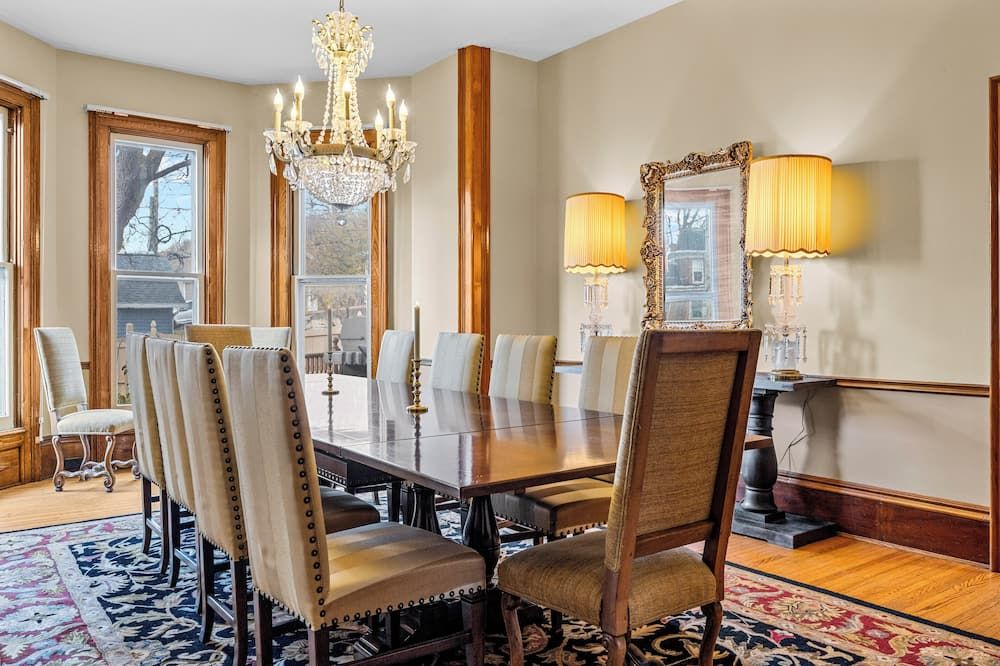 Historic Victor Village Home - Sleeps 12 - Ideal for Weddings & Groups - Victor - Essbereich