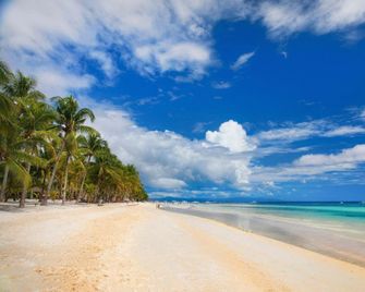 Alona Bohol Backpackers Hostel - Panglao - Beach