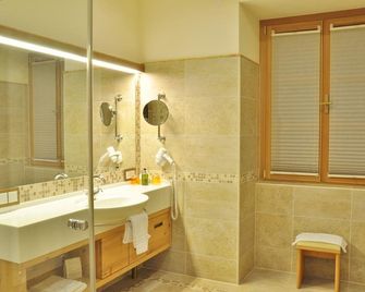 다스 살바토르 이리스 포르셰 란트호텔 - 프리자흐