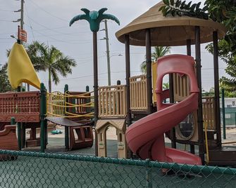 Breakaway Inn Guest House - Lauderdale-by-the-Sea