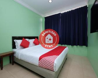 OYO 89759 Gold Jerantut Hotel - Jerantut - Bedroom