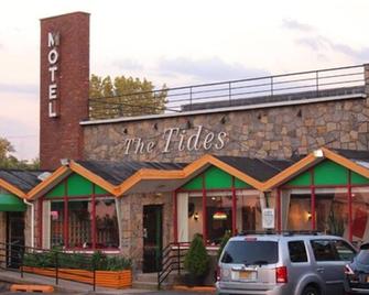 Tides Motor Inn at Stehli Beach - Locust Valley - Building