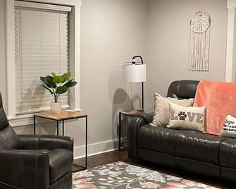 No Chore Checkout Pets Ok Mins To I-40 Comfy King - Kingston - Huiskamer