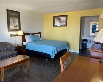 Champions Inn - Del Rio - Bedroom