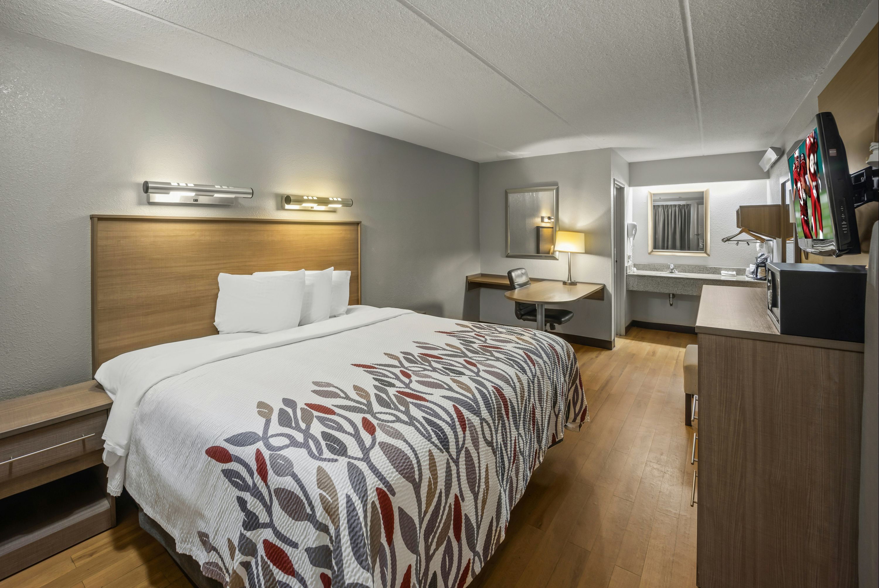 Red Roof Inn Greensboro Airport thumbnail 2