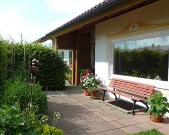 Vacation apartment Hörnle - Guesthouse Sonneneck - Bad Kohlgrub - Patio