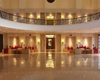 Evershine Resort & Spa - Mahabaleshwar - Resepsjon