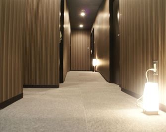 Hotel Livemax Budget Shinosaka - Ô-sa-ka - Tiền sảnh