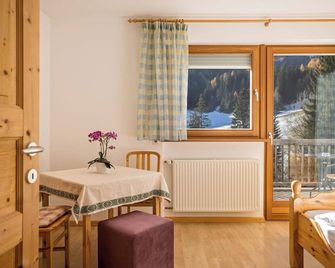 Bnb Lettnerhof Balcony Family Suite - Welsberg-Taisten - Dining room