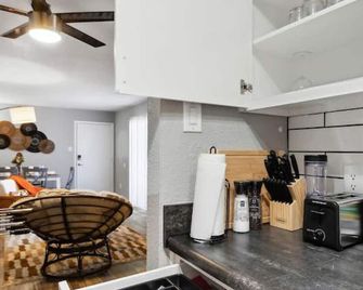 AT and T is steps away 2BD unit - Arlington