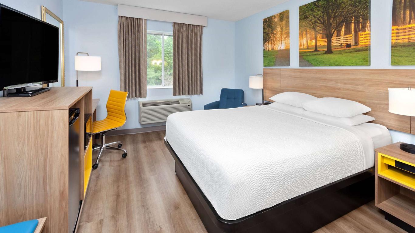 Days Inn & Suites by Wyndham Siler City