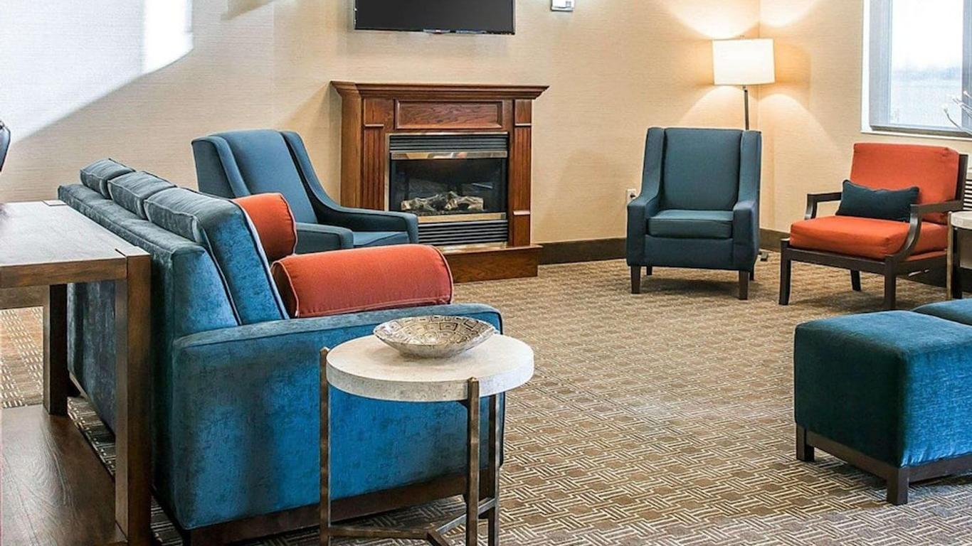 Bluffton Inn & Suites