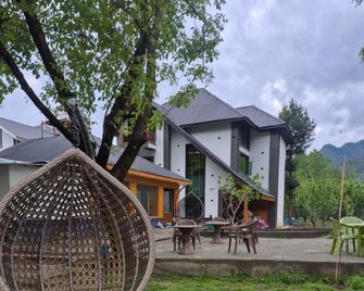 The Posh Residency - Pahalgam - Innenhof