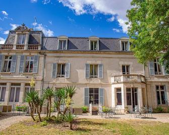 Hôtel Les Maréchaux - Auxerre - Building