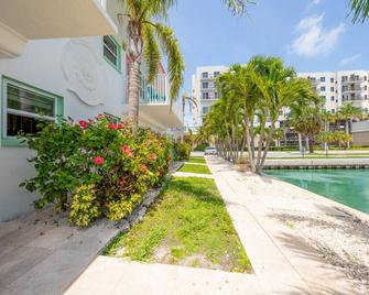 Tropical Breeze - Clearwater Beach - Piscina