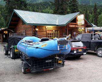 Delightful Log Cabin for a Serene Getaway Along the Kenai River, Alaska - Cooper Landing