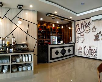 Darefan Hotel Sorong - Sorong - Bar