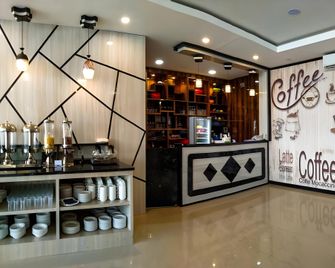 Darefan Hotel Sorong - Sorong - Bar