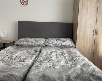 Fam M & H Schöne 4 Zimmer in Wangen Im Allgäu - Wangen im Allgäu - Schlafzimmer