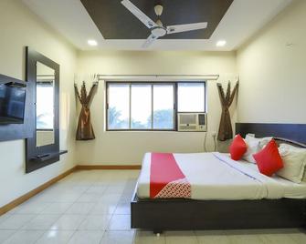 Hotel Hilltop Regency - Saputara - Habitación