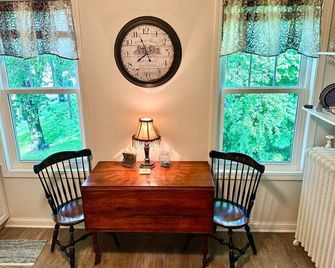 Home Port Vacation Escape - Port Washington - Comedor