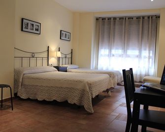 Hostal El Pilar - Madrid