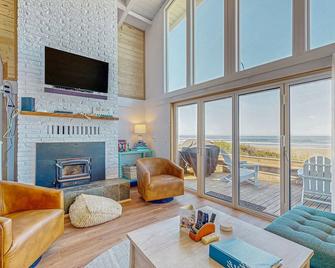 Modern Beach Home with Private Hot Tub & Sweeping Oceanfront Views - Dogs OK - Rockaway Beach