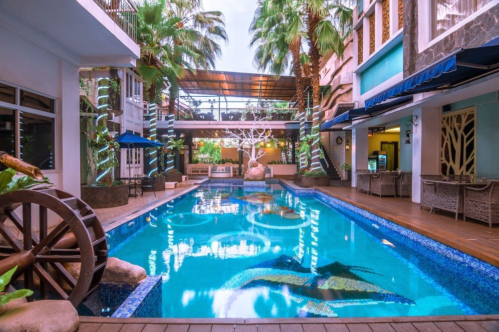 Oxville Hotel - Padang - Pool