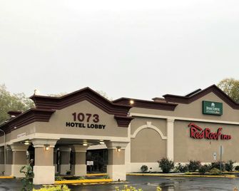 HomeTowne Studios by Red Roof Bordentown - McGuire AFB - Bordentown - Building