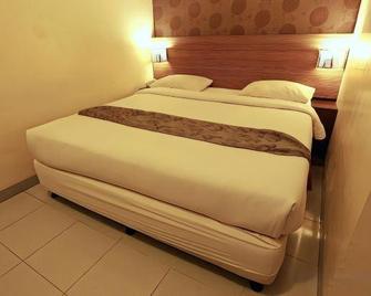 Grand Hotel - Mataram - Bedroom
