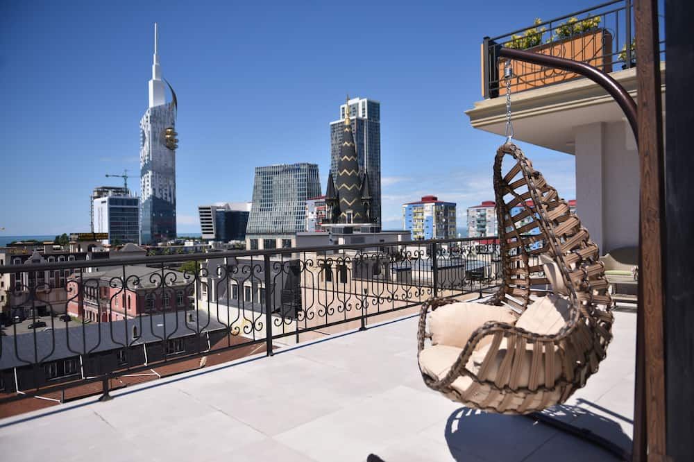 هوتل مونارش - باتومي - شرفة