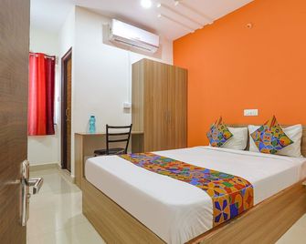 Fabhotel Starhood - Hyderabad - Bedroom