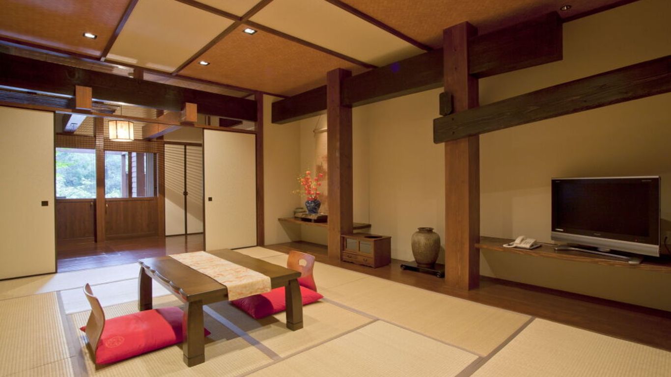 旬の料理とお湯の宿 常盤荘