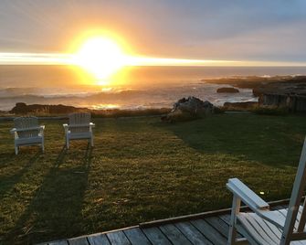 Seaside Cottage - Oceanfront - Yachats - Balcón