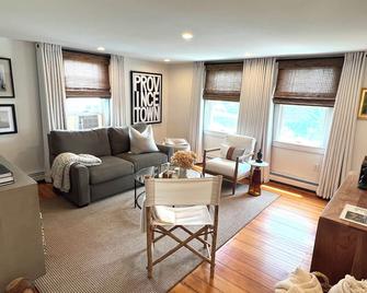 Prime Location, Top Floor 1-Bedroom, 1-Bath Condo - Provincetown - Living room