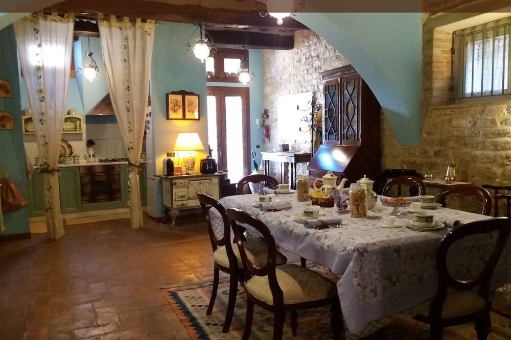 Romantic b&b in the heart of Gubbio - Gubbio - Salle à manger