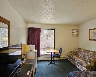 Howard Johnson by Wyndham Edson - Edson - Bedroom