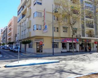 Hostal Mediterráneo - Torre del Mar