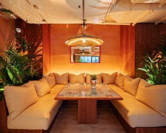 room2 London Chiswick Hometel - London - Lounge