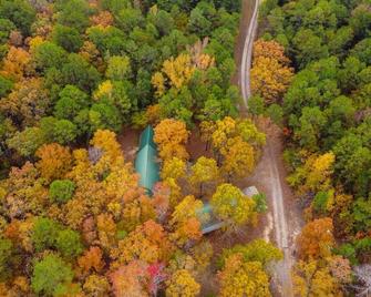 Cozy A-Frame Cabin : Moosehead Lodge - Morrilton