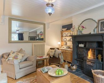 Brewery House Cottage - Ferryhill - Living room