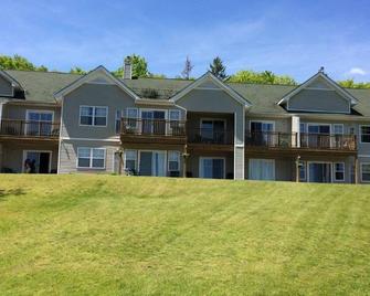 Getaways at Haliburton Heights - Haliburton - Gebäude