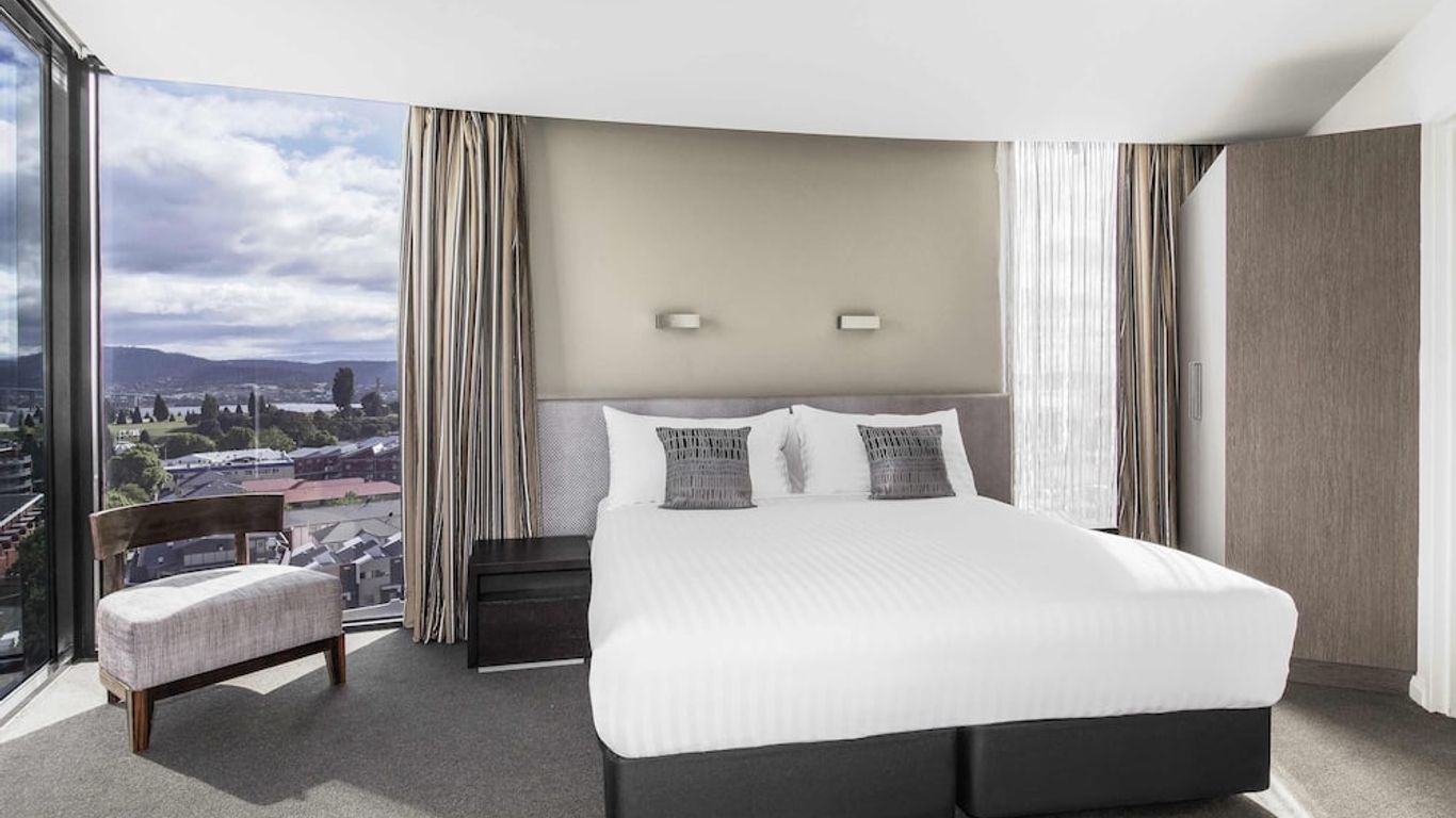 マントラ コリンズ ホテル