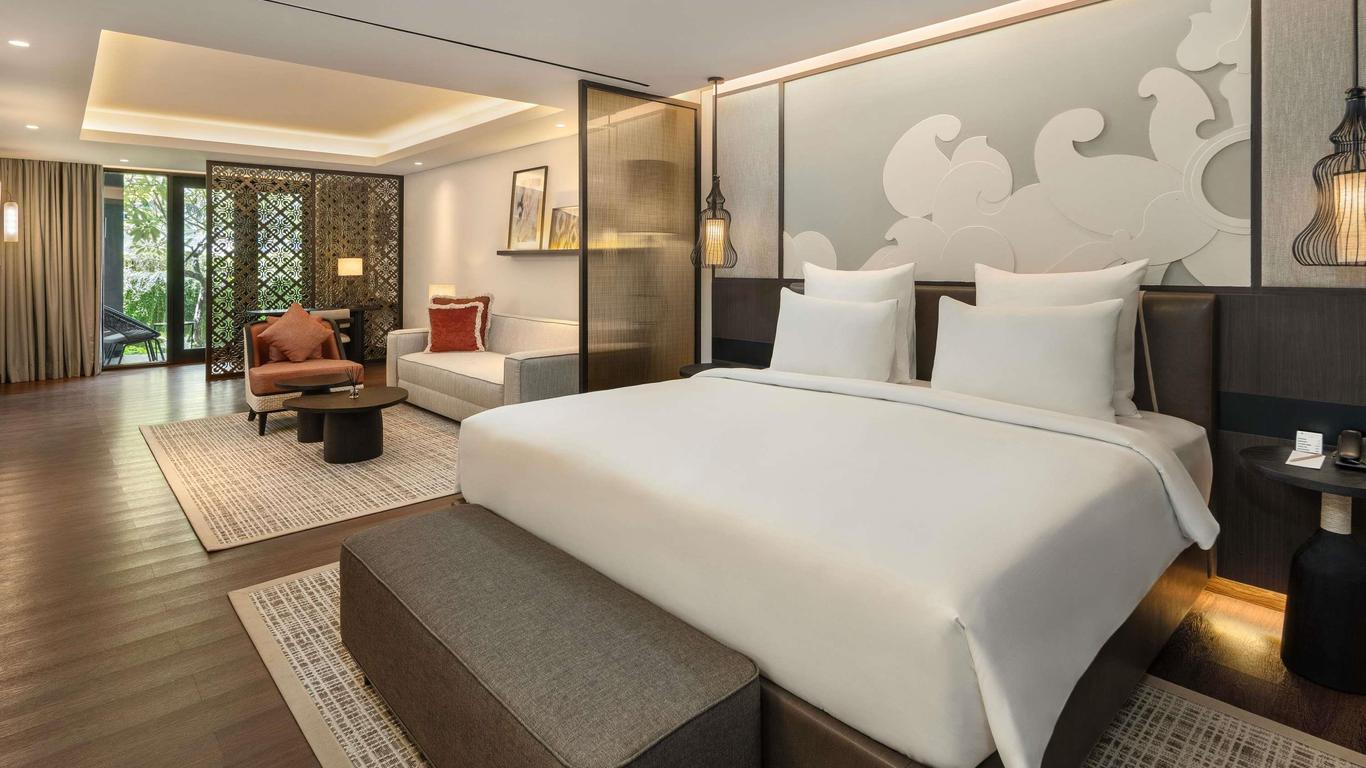 بولمان بالي على شاطئ ليجيان