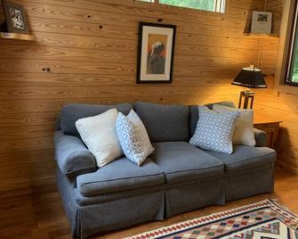 Off-Grid Farm Retreat in Silk Hope - Siler City - Sala de estar