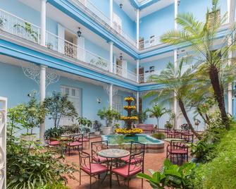 Gran Caribe E La Union - Cienfuegos - Patio