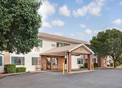 Super 8 by Wyndham West Memphis - West Memphis - Gebouw